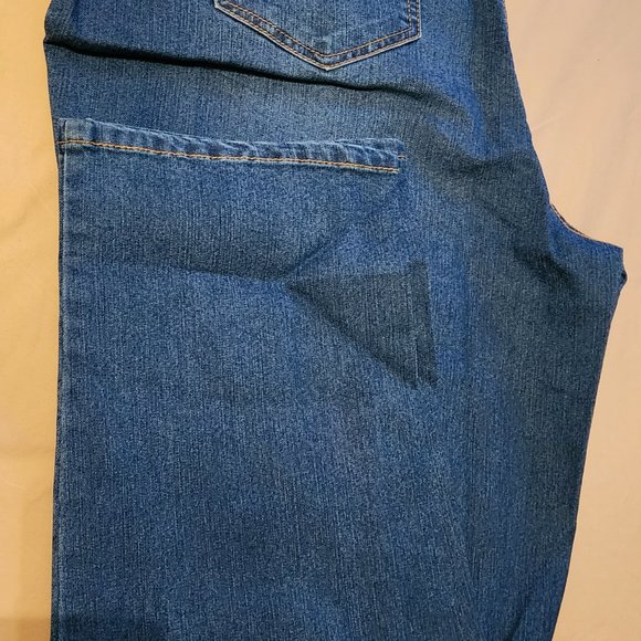 Straight-Leg Jean with Invisible Stretch by Denim 24/7 - Picture 3 of 6